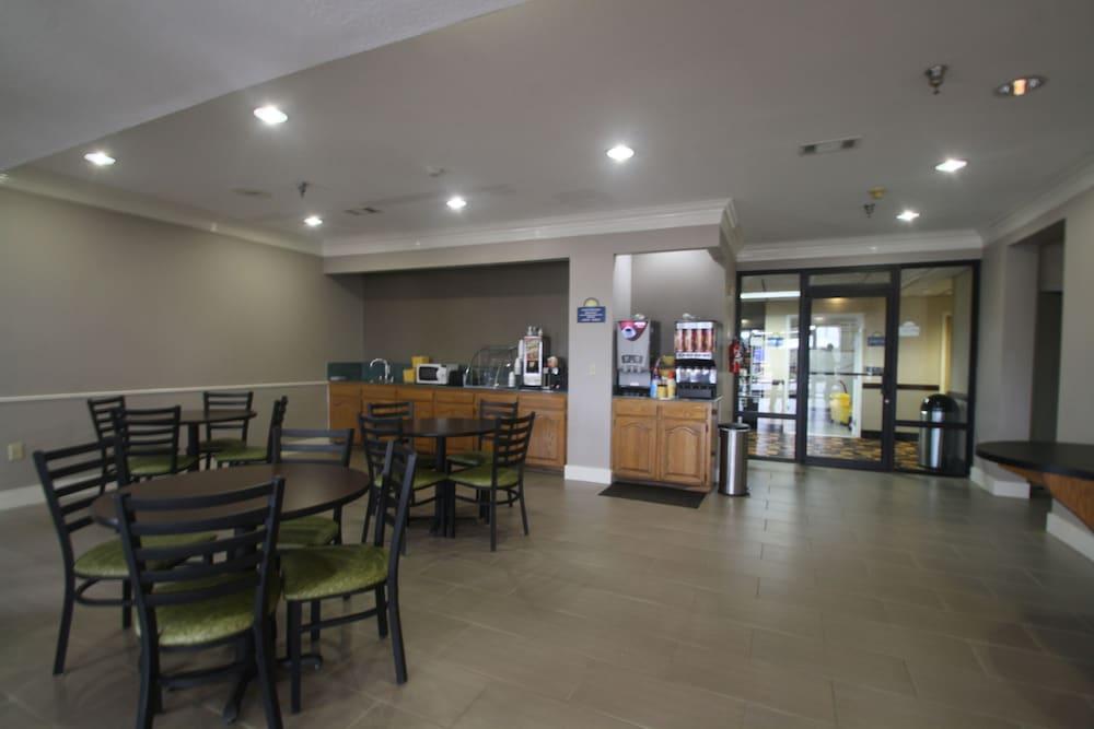 Days Inn By Wyndham Denham Springs-Baton Rouge East Exterior photo